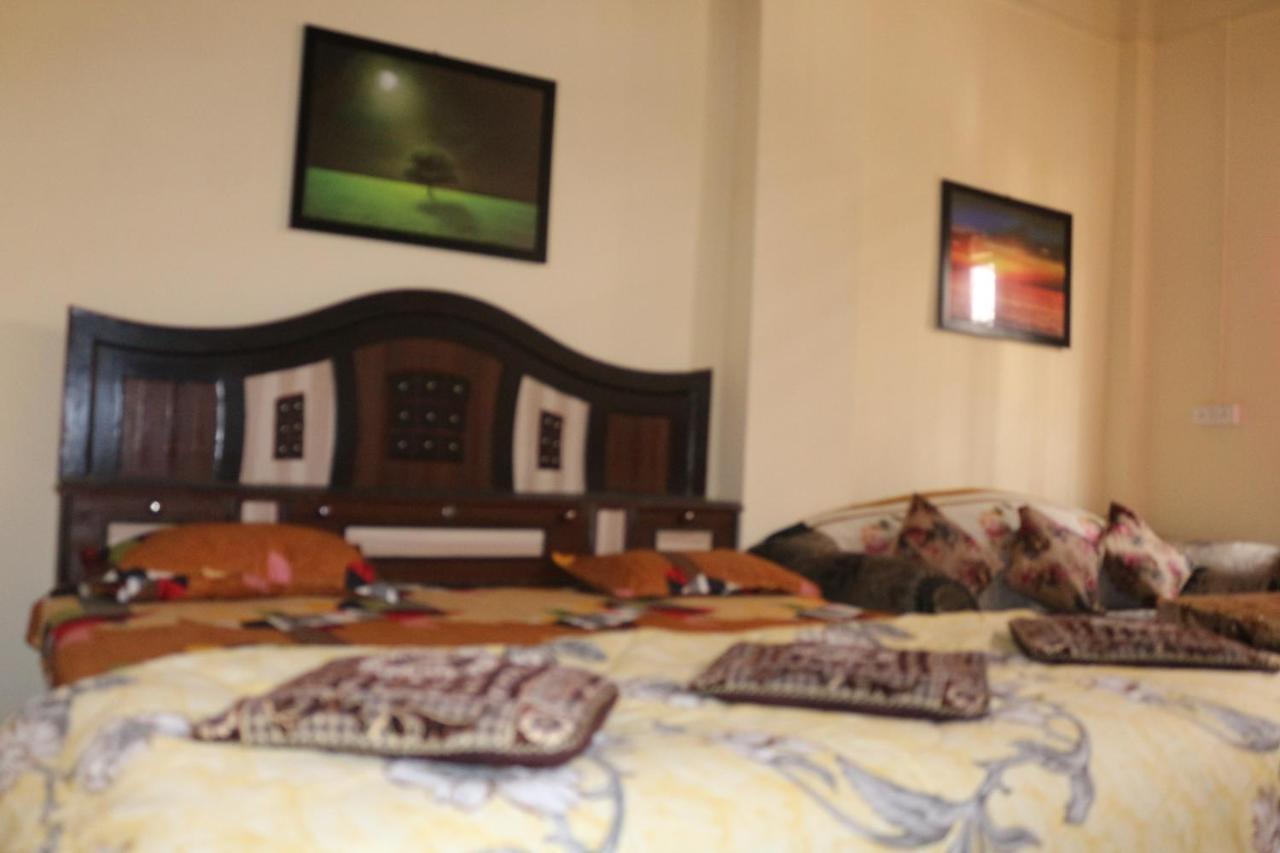 Mother Hostel Varanasi Luaran gambar